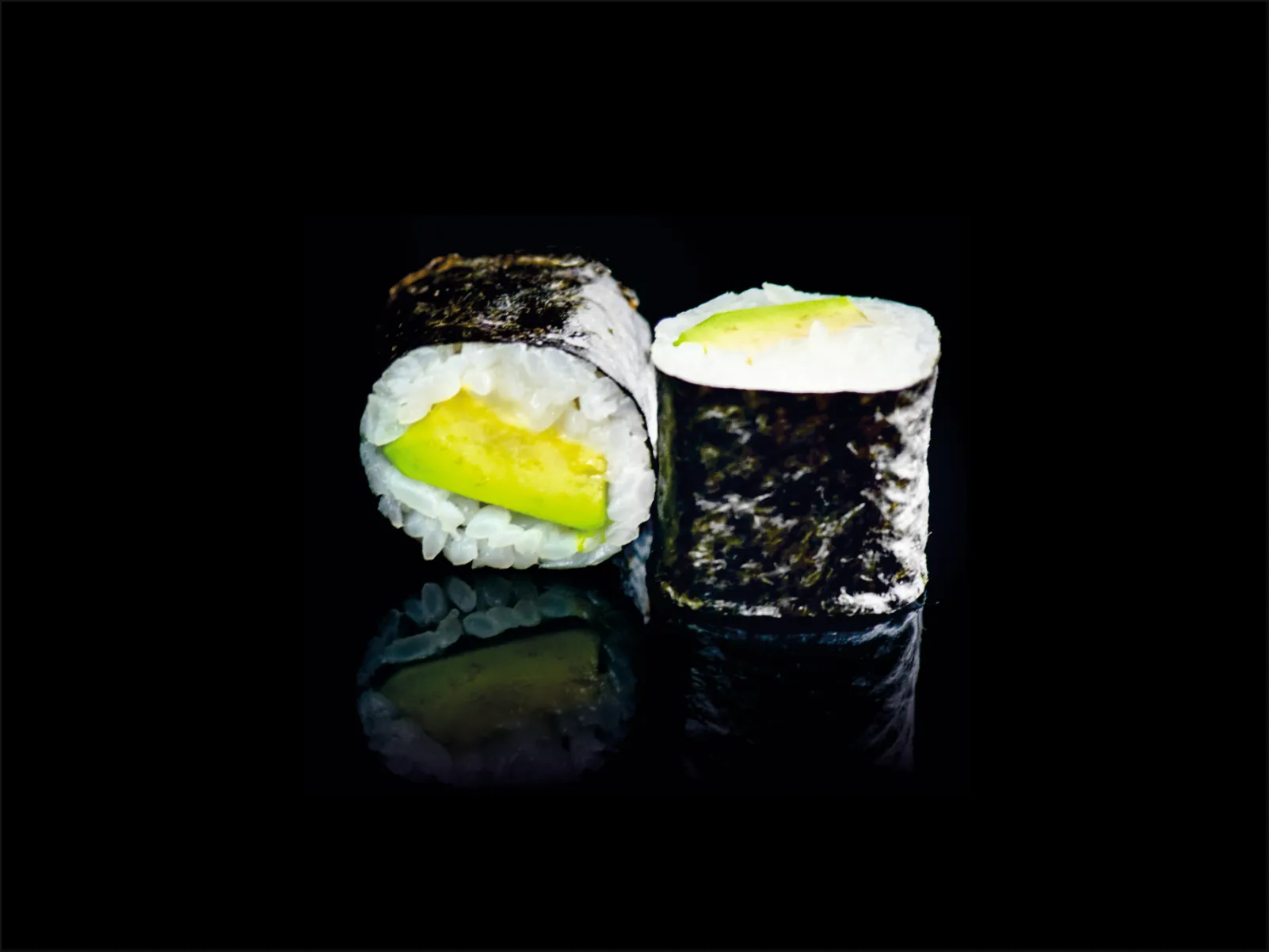 Ролл авокадо маки 210.00 г.