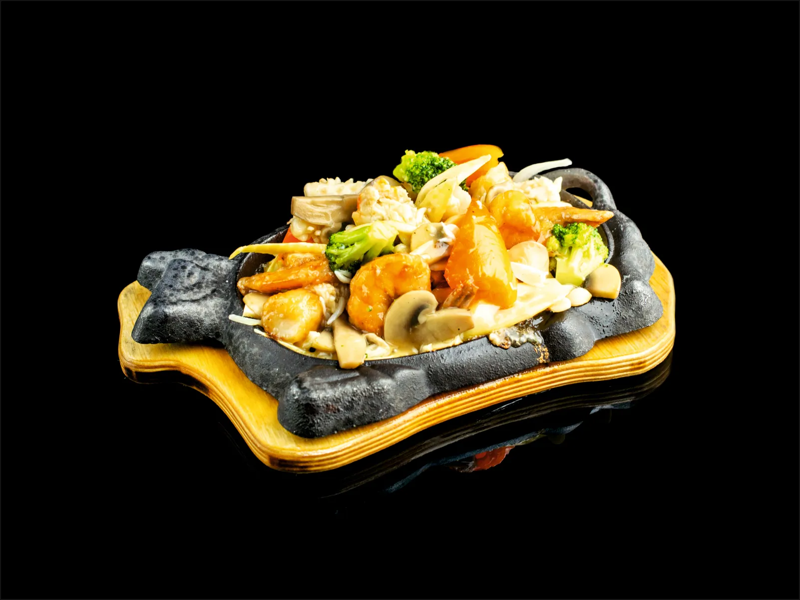 Морепродукты на тхе-пане 300.00 г.