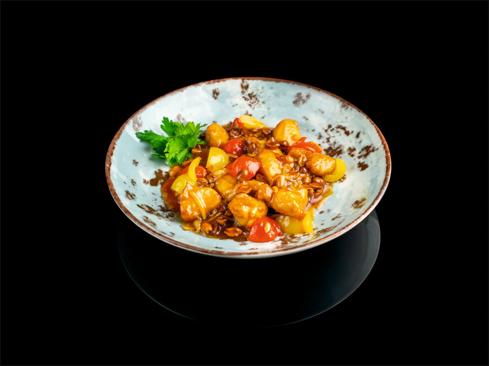 Курица КУНГ-ПАО 270.00 г.